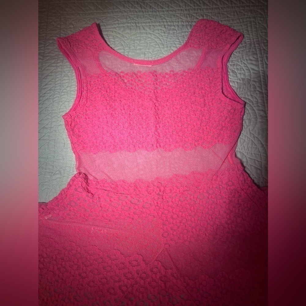 Pink lace hi/low shirt - Picture 4 of 5